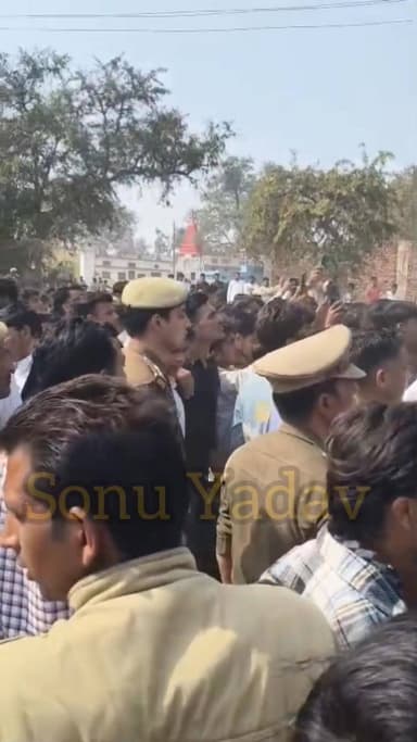 🔥 संभल में पुलिसिया गुंडागर्दी! कैमरे के सामने इन्फ्लुएंसर को थप्पड़, कानून शर्मसार
संभल, उत्तर प्रदेश से सामने आया यह ...
