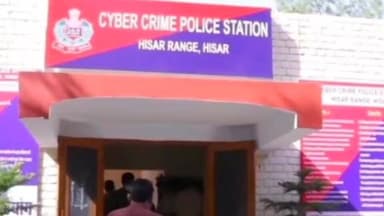 हिसार में रिटायर सूबेदार से 15.16 लाख ठगे:इंश्योरेंस का बकाया पैसा दिलाने का झांसा दिया, 10 बार खातों में रकम डलवाई