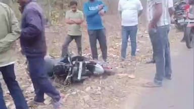 खूंटी: जापूत पास में तेज रफ्तार केटीएम बाइक विद्युत पोल से टकराई, चालक की मौत