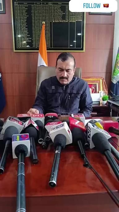 हमीरपुर के एक मन्दिर में बाबा ने की बच्चियों से छेड़खानी एस पी हमीरपुर दे रहे हैं जानकारी