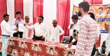 “संकल्प से समाधान” अभियान के तहत ग्राम शिवरिया और धारूखेड़ी में शिविर सम्पन्न
---
सरकार की विभिन्न योजनाओं एवं सेवाओं का...