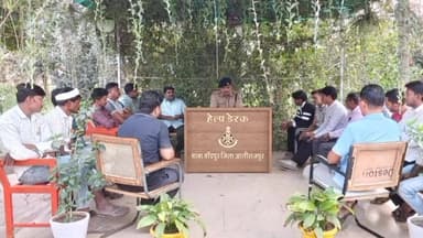 अलीराजपुर: भगोरिया हाट को लेकर चांदपुर थाने में थाना प्रभारी दिलीप चंदेल की अध्यक्षता में शांति समिति की बैठक आयोजित