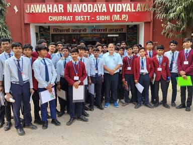 जवाहर नवोदय विद्यालय चुरहट के प्राचार्य डॉ. डी.के. त्रिपाठी ने बताया कि विद्यालय में अंतरराष्ट्रीय मातृभाषा दिवस बड़े उत...