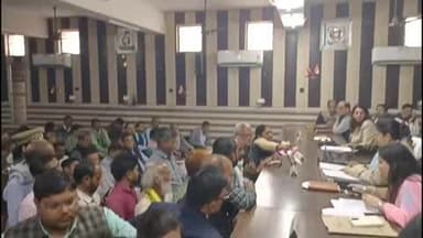 करनैलगंज: करनैलगंज में सम्पूर्ण समाधान दिवस पर 155 शिकायतें मिलीं, 24 का मौके पर निस्तारण; डीएम ने अवैध कब्जे हटाने के दिए निर्देश