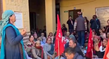 कुमारसैन: कुमारसैन की आंगनबाड़ी व मिड डे मील महिलाओं ने मोदी सरकार की नीतियों के खिलाफ किया प्रदर्शन