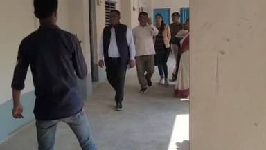 बसंतपुर: एसडीएम नीरज कुमार ने वीरपुर के परीक्षा केंद्रों का किया निरीक्षण, कहा- शांतिपूर्ण माहौल में हो रही है परीक्षा