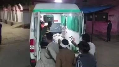 बदायूं: बदायूं के संजरपुर गांव के पास साढू के घर से जा रहा बाइक सवार अज्ञात वाहन की टक्कर से घायल