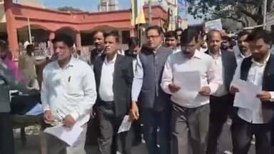 सिधौली: सिधौली में यादव जी की लव स्टोरी फिल्म के विरोध में हुआ जमकर प्रदर्शन, फिल्म पर रोक लगाने को लेकर दिया गया ज्ञापन