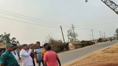 ବାଲେଶ୍ବର ମ୍ୟୁନିସିପାଲଟି: ନିର୍ମାଣଧିନ ଲୁଣିଆ ଯୋଡ଼ି ପୋଲ ଠାରେ ବିପଦ ସଙ୍କୁଳ ଅବସ୍ଥାରେ ଥିବା କ୍ରେନ୍ କୁ ନେଇ ଉଦବେଗ ପ୍ରକାଶ କଲେ ପୂର୍ବତନ ବିଧାୟକ