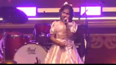 सिमरिया: राजकीय इटखोरी महोत्सव की तीसरी शाम, नन्ही दित्या ने लूटी महफिल, तालियों से गूंजा दर्शक दीर्घा