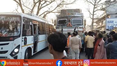 #BreakingNews बंशीधर नगर में दर्दनाक सड़क दुर्घटना, बाइक सवार पत्नी की मौके पर मौत
#navbharattodaynews #nagaruntari #...