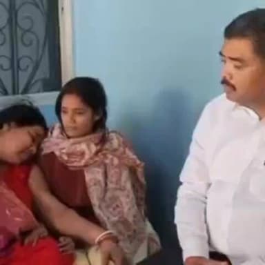 पूर्णिया के पूर्व सांसद संतोष कुशवाहा ने राजू मंडल की बेटी की शिक्षा और शादी का खर्च उठाने का किया वादा