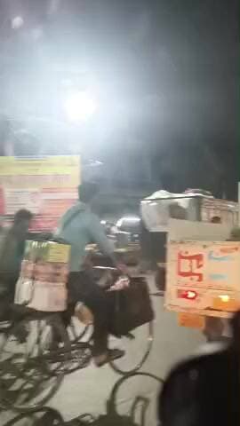 जिला उन्नाव शुक्लागंज गंगा घाट थाने के पास नगर पालिका की पर्ची लगे जाते है गाड़ी पार्किंग में लगाओ या ना लगाओ फिरभी ₹30