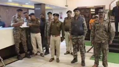 मेदिनीनगर (डालटनगंज): नगर निकाय चुनाव से पहले मेदिनीनगर में पुलिस की सघन छापेमारी, सीमा सील करने का फैसला