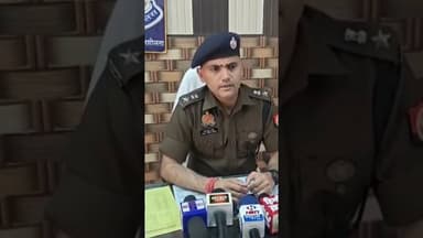 अलीगढ़ SSP नीरज जादौन ने किया इगलास थाने का निरीक्षण।