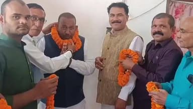 लालगंज: शारदा सदन पुस्तकालय परिसर में जेडीयू पार्टी के प्रखंड अध्यक्ष का चुनाव हुआ