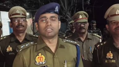 होली व रमजान के मद्देनज़र थाना ओबरा में शांति समिति बैठक व पुलिस-सीआईएसएफ द्वारा फ्लैग मार्च किया गया। CO अमित कुमार