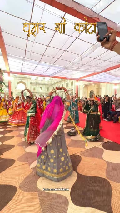 घूमर राजस्थान का एक प्रसिद्ध पारंपरिक लोक नृत्य है, जो मुख्य रूप से महिलाओं द्वारा घाघरा पहनकर और घूंघट निकालकर किया जात...