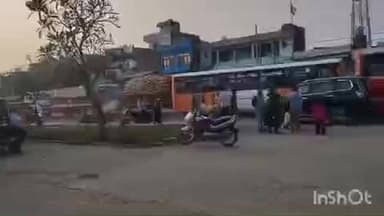 कासगंज: मानपुर नगरिया में कंटेनर से तेल चोरी का मामला, कंटेनर चालक ने पेट्रोल पंप के सामने खड़ा करके लगाया जाम