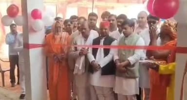 ताखा: ताखा क्षेत्र के किसनी रोड मुर्चा ऊसराहार में शिव कोल्ड स्टोर का शुभारंभ किया गया