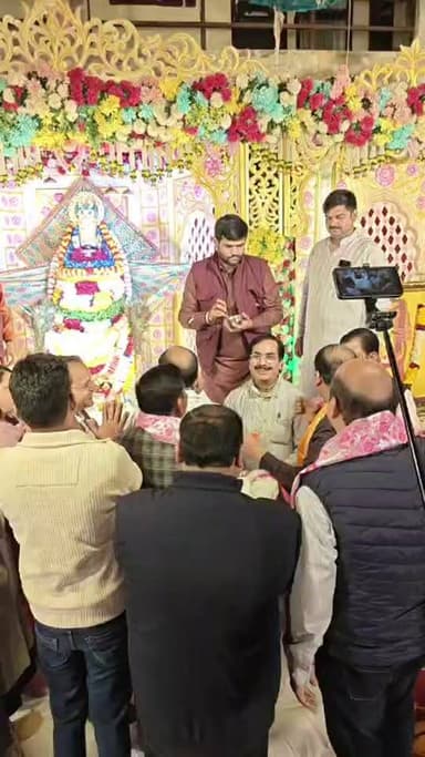 सिरसा लखदातार सेवा मंडल के द्वारा तीसरा फाल्गुन महोत्सव अग्रसेन कॉलोनी गली नंबर 8 सिरसा से लाइव तस्वीर