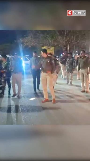 बोकारो में पुलिस का फ्लैग मार्च, सघन वाहन जांच अभियान
बोकारो। जिले में विधि-व्यवस्था सुदृढ़ बनाए रखने के उद्देश्य से शन...