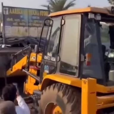 ਲਾਲੜੂ ਵਿਖੇ ਪੁਲਿਸ ਨੇ ਨਸ਼ਾ ਤਸਕਰ ਦੁਆਰਾ ਉਸਾਰੀ ਕੀਤੀ ਇਮਾਰਤ ਤੇ ਚਲਾਇਆ ਪੀਲਾ ਪੰਜਾ