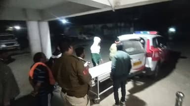 गोटेगांव: गोरखपुर के पास सड़क दुर्घटना में घायल बाइक चालक को डायल 112 ने अस्पताल पहुंचाया