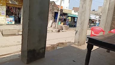 thekedar dwara Safai karmiyon ka payment nahin karne per road