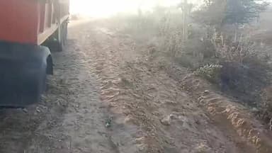 फतेहपुर के गोविंदपुरा के पास ट्रक पल़टा
#rvrajsthan #NewsUpdate