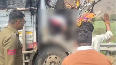 बरेली: बाड़ी नेशनल हाईवे-45 के नागिन मोड़ पर भीषण सड़क हादसा, ट्रक ने खड़े ट्रक को मारी टक्कर, ड्राइवर की मौत