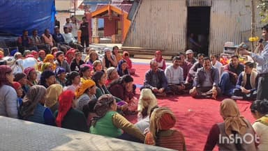 पुरोला: नगर पालिका पुरोला के वार्ड एक की महिलाओं ने समस्याओं और महिला समूह के सशक्तिकरण को लेकर की बैठक