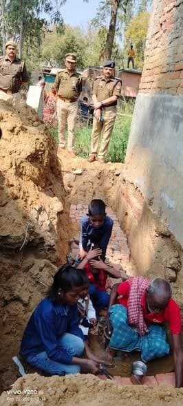 रायबरेली पुलिस का मानवीय चेहरा: अनाथ बच्चों के लिए बने 'खाकी' वाले फरिश्ते
रायबरेली जनपद के डीह थाना क्षेत्र से एक ऐसी त...