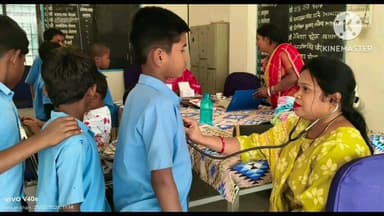 राजिम: आश्रम छात्रावास बेहराडीह में सर्दी-बुखार से जूझ रहे बच्चों के लिए चिरायु टीम ने लगाया शिविर