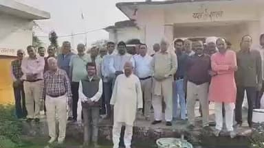 मोहनगढ़: पृथ्वीपुर विधानसभा के दिगोडा़ स्थित गायत्री मंदिर में स्वर्ण आर्मी की बैठक, सभी तहसील सदस्य शामिल