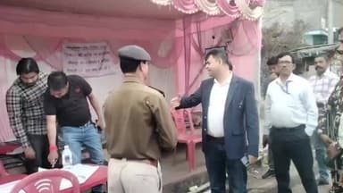 जामताड़ा: एक नंबर गेट पर चुनाव के मद्देनज़र सघन वाहन चेकिंग अभियान, ऑब्जर्वर भी पहुंचे