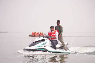 ଓଡ଼ିଶାରେ ପ୍ରଥମଥର ପାଇଁ ଆୟୋଜିତ ହେଉଥିବା ଦୁଃସାହସିକ ଜଳକ୍ରୀଡ଼ା ଶିବିରର ଶୁଭାରମ୍ଭ ହୋଇଛି । ମହାନଦୀ ତଟର ସୂର୍ଯ୍ୟ ଦ୍ବୀପରେ ଏହି ରୋମାଞ୍ଚକ ...