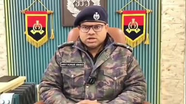 अमरोहा: मंडी धनौरा में भाजपा विधायक की कार पर पथराव, एसपी ने तीन पुलिसकर्मियों को किया सस्पेंड