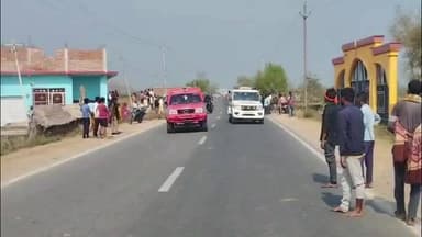 मेसकौर: ट्रक की ठोकर से युवक की मौत, उग्र भीड़ ने एसएच-103 को जाम कर ट्रक को फूंका