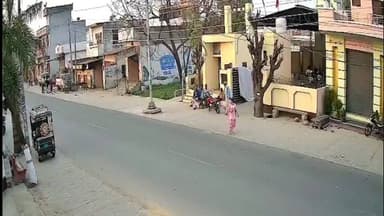 ਫਿਲੌਰ: ਨੂਰ ਮਹਿਲ ਰੋਡ ਵਿਖੇ ਟਾਇਰ ਫਟਣ ਕਾਰਨ ਇੱਕ ਤੇਜ਼ ਰਫਤਾਰ ਕਾਰ ਪਲਟੀ ਸੀਸੀਟੀਵੀ ਆਈ ਸਾਹਮਣੇ