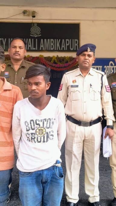 देशी कट्टा बेचते एक नाबालिग सहित 2 अन्य युवक पकड़ाए GG News पर देखें पूरी ख़बर।
#breakingnews #viralnews #ggnews #ambikapu...