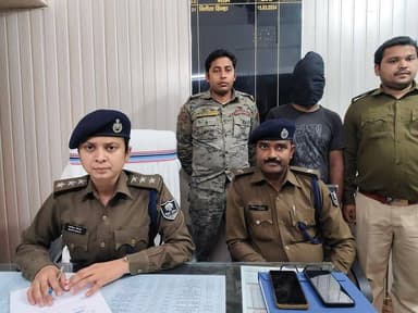 #मुज़फ्फरपुर पुलिस ने बड़ी कार्रवाई की एक गिरफ्तार SDPO विनीता सिन्हा बोली गुप्त सूचना पर....
#BreakingNews #Muzaffarpu...