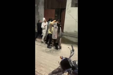 ਮਲੋਟ: ਮਲੋਟ ਵਿੱਚ ਸੀ.ਸੀ.ਟੀ.ਵੀ ਕੈਮਰੇ ਨੂੰ ਲੈ ਕੇ ਹੋਇਆ ਵਿਵਾਦ, ਵੀਡੀਓ ਹੋਈ ਵਾਇਰਲ, ਦੋਵੇਂ ਧਿਰਾਂ ਨੇ ਰੱਖਿਆ ਪੱਖ