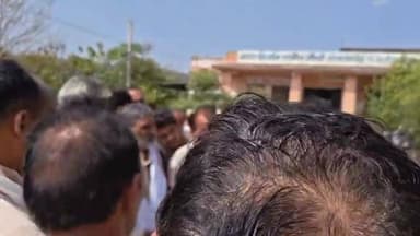 बीकानेर में छात्रा से दुष्कर्म के बाद हत्या पर आक्रोश, सैन समाज ने मुख्यमंत्री को सौंपा ज्ञापन।
करौली राजस्थान #57news
...