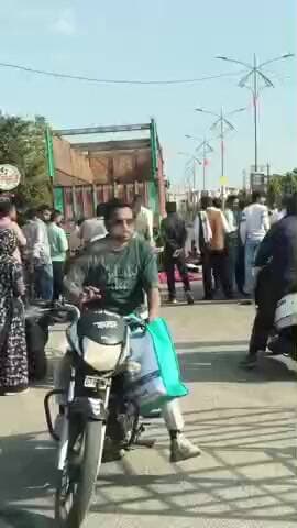 अभी-अभी पता चल रहा है कि कब्रिस्तान पेट्रोल पंप के सामने अशोक नगर बहुत भयानक एक्सीडेंट हुआ है जिसमें एक महिला और एक पुरु