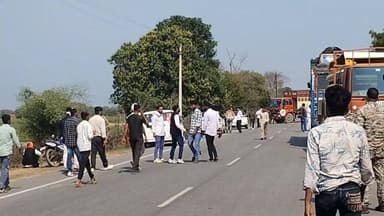 स्कॉर्पियो की टक्कर से बाइक सवार दो युवकों की मौत, लोगों में आक्रोश------
#अम्बाह से मुरैना रोड पर बरेह गांव के पास एक द...