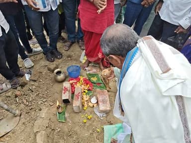 *মৌসুনিবাসীর দীর্ঘদিনের দাবি পূরণ; চিনাই নদী পর্যন্ত নতুন রাস্তার কাজের উদ্বোধন করলেন মন্ত্রী বঙ্কিমচন্দ্র হাজরা*
অমিত ...