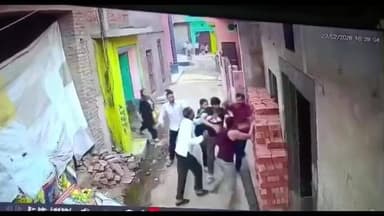 बड़ौत: सादिकपुर सिनौली में पिटबुल कुत्ते को लेकर विवाद में पड़ोसियों ने परिवार पर लाठी-डंडों से किया हमला, वीडियो हुआ वायरल