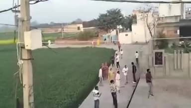 कैराना: कैराना के बीबीपुर हटिया गांव में दो पक्षों के झगड़े का वीडियो सोशल मीडिया पर हुआ वायरल