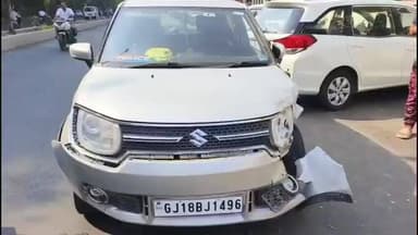 વડોદરા: પોલીસકર્મીએ નશાની હાલતમાં ગાડી હંકારી,એક્ટિવા ચાલક મહિલા અને રિક્ષાને અડફેટે લીધા બાદ પાર્કિંગમાં ઉભેલી કારને ટક્કર મારી